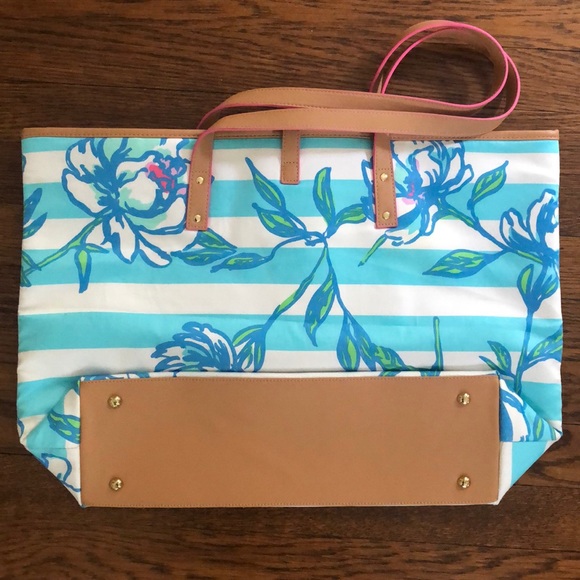 Lilly Pulitzer Beach Bag - Picture 2 of 7
